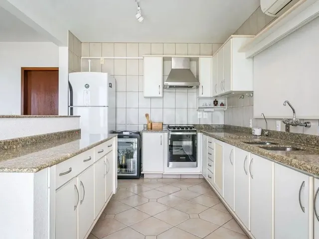 Imagem 13: Casa para Venda em Florianópolis, Praia Brava, 4 Dormitórios, 2 Suítes, 4 Banheiros, 6