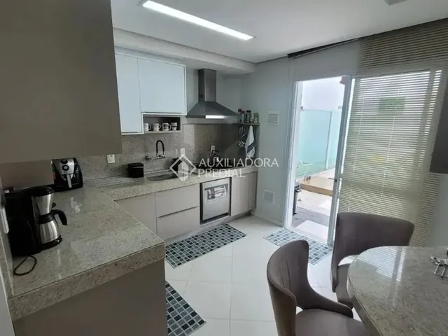 Imagem 2: Imóvel para Venda com 149 Metros Quadrados com 3 Quartos em Daniela - Florianópolis - Sc