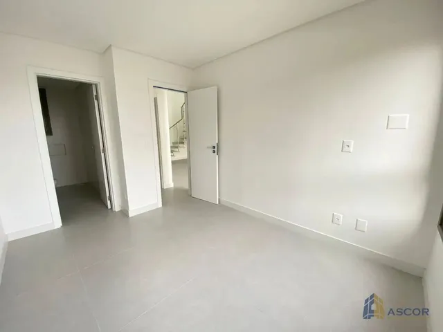 Imagem 3: Oportunidade Alto Padrão em Jurerê com 2 Suítes