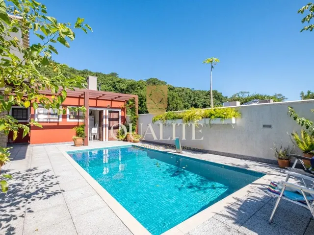Imagem: Casa de Alto Padrão com 256 M2, 4 Quartos