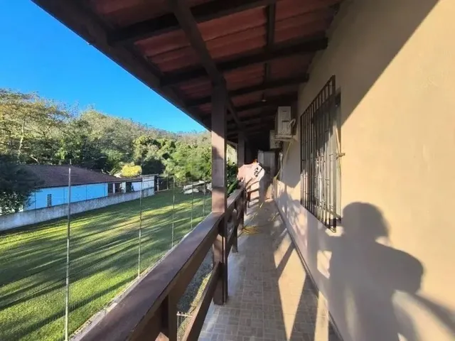Imagem: Casa de 4 Dormitórios À Venda no Centro