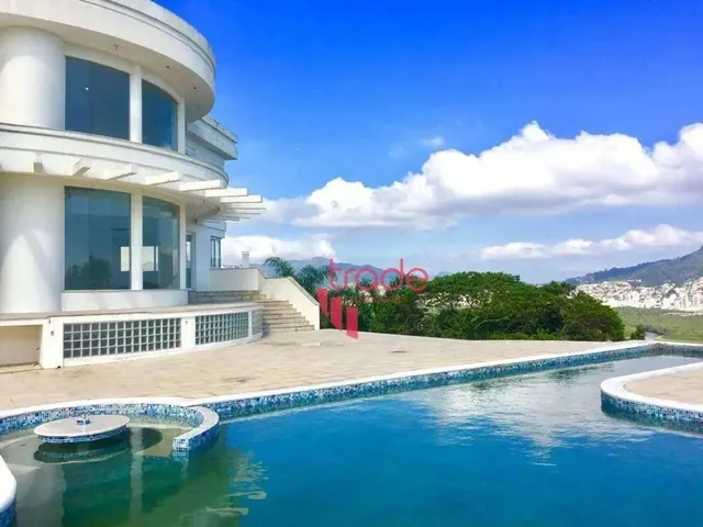 Imagem: Casa com 6 Dormitórios À Venda, 1800 M²
