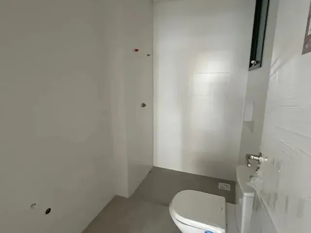 Imagem 2: Apartamento Novo com 2 Suítes e Lavabo a Apenas 50M da Praia