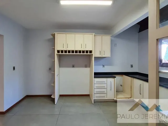 Imagem 3: Casa À Venda em Cacupé, Florianópolis: 4 Quartos, 217M², R$2,2Mi