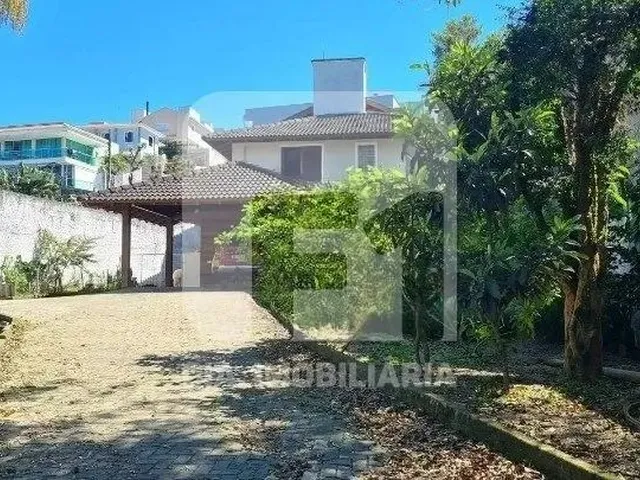 Imagem: Casa de 4 Dormitórios À Venda no Cacupé