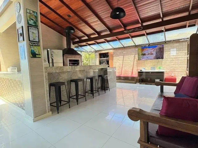 Imagem 16: Casa Residencial com 6 Quartos Sendo 2 Suítes com 270M² na Praia Brava, Florianópolis