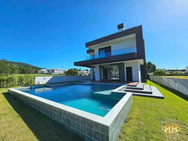 Imagem: Casa de Alto Padrão com 4 Suítes em Condomínio