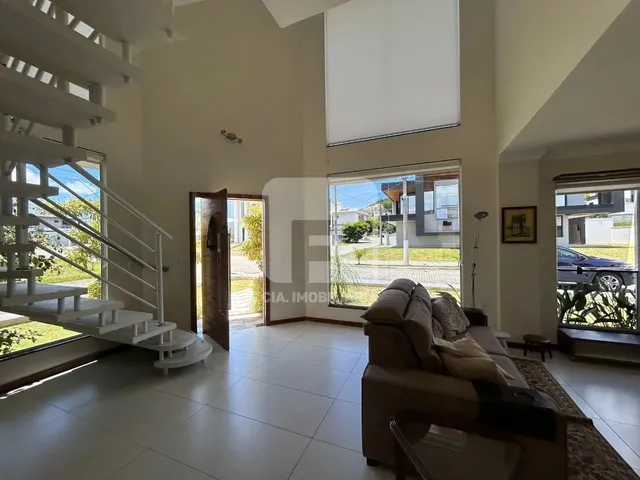 Imagem: Casa de 4 Dormitórios À Venda nos Ingleses