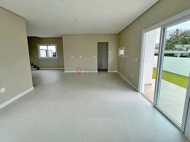 Imagem 13: Casa com 3 Suítes À Venda na Praia da Daniela Florianópolis
