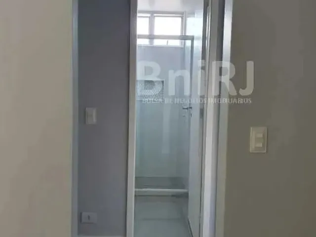 Imagem 13: Apartamento com 02 Quartos , Sendo 01 Suite- 01 Vaga . Valparaiso- Petropolis - Rj