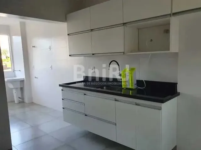 Imagem 7: Apartamento com 02 Quartos , Sendo 01 Suite- 01 Vaga . Valparaiso- Petropolis - Rj