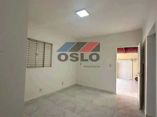 Imagem 2: Casa com 03 Quartos, Sendo 02 Suítes Americanas, Localizada no Jardim Scala, Trindade
