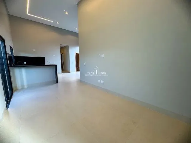 Imagem 4: Casa Térrea com 3 Suítes Plenas no Jardins Parma, Acabamento de Altíssimo Padrão