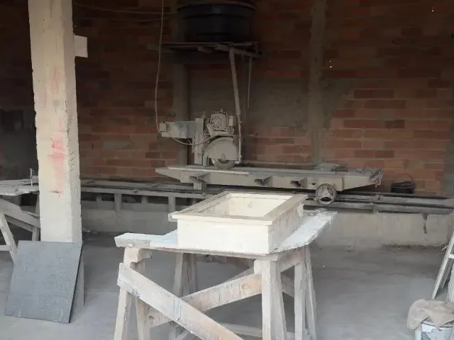 Imagem 3: Oportunidade! Lote com Casa, Barracão e Marmoraria Montada - Ideal para Investir