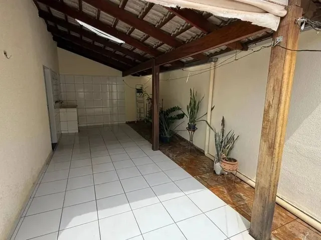 Imagem 16: Casa Ampla com Piscina e Churrasqueira Pronta para Morar e Financiar