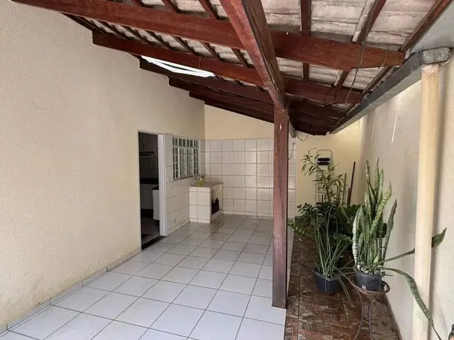 Imagem 4: Casa Ampla com Piscina e Churrasqueira Pronta para Morar e Financiar