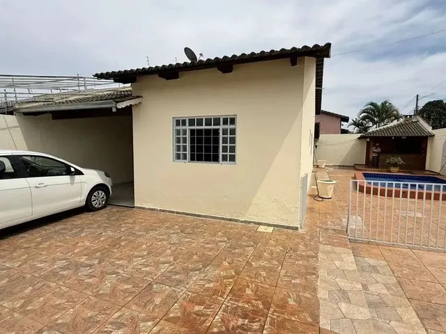 Imagem 2: Casa Ampla com Piscina e Churrasqueira Pronta para Morar e Financiar