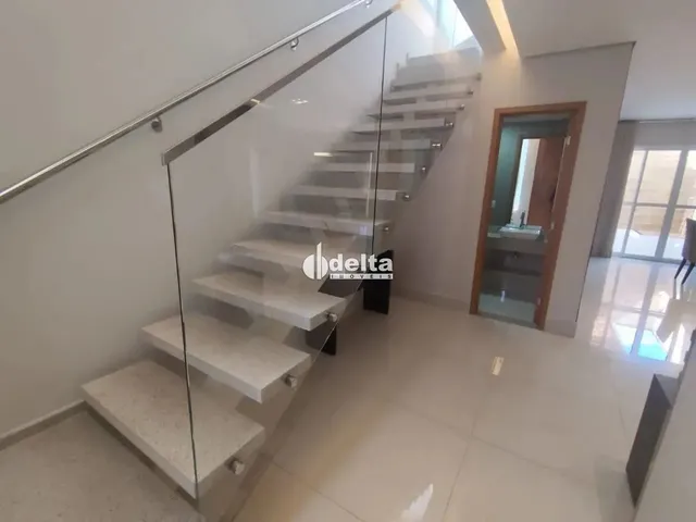 Imagem: Casa em Condomínio com 03 Suites Disponível