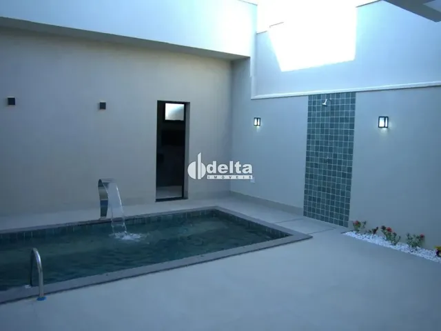 Imagem: Casa Residencial com 3 Suítes Disponível