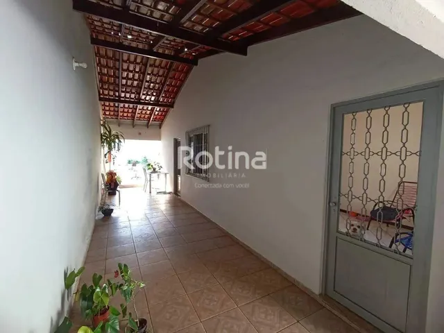 Imagem: Casa À Venda, 3 Quartos, Alto Umuarama