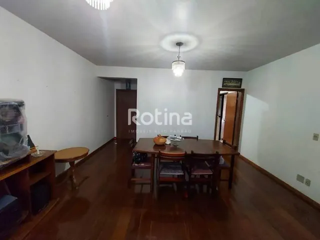 Imagem: Apartamento À Venda, 3 Quartos, Centro