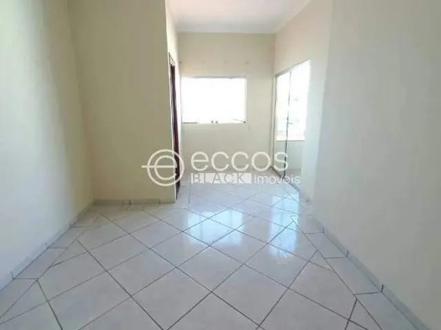 Imagem: Casa À Venda, 3 Quartos, 2 Suítes, 3 Vagas