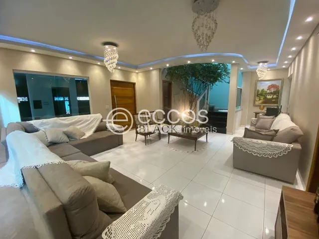 Imagem: Casa À Venda, 3 Quartos, 3 Suítes, 3 Vagas