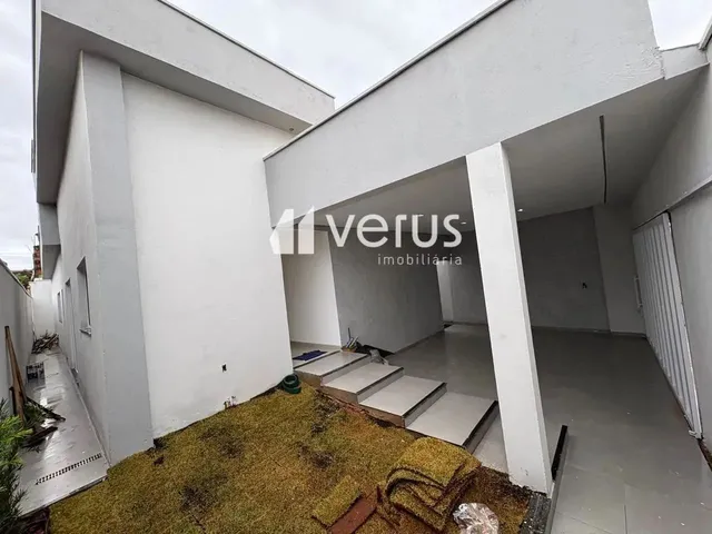 Imagem: Casa À Venda, 3 Quartos, 1 Suíte, 2 Vagas