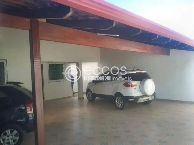 Imagem: Casa À Venda, 5 Quartos, 1 Suíte, 6 Vagas