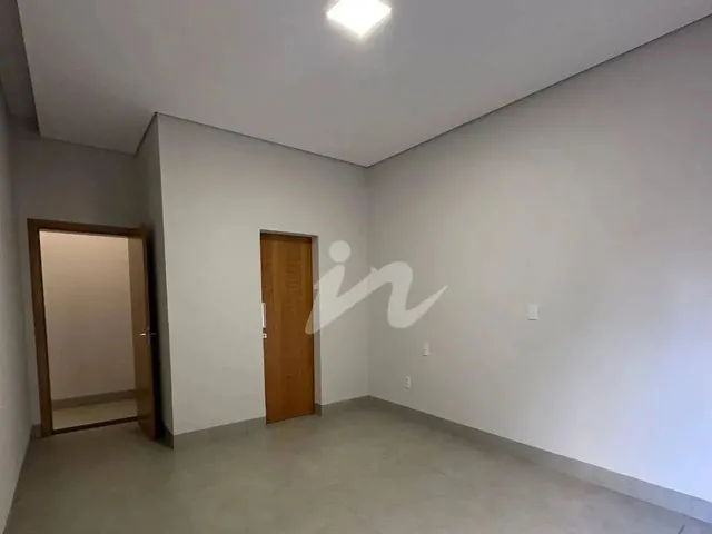 Imagem 7: Casa Térrea com 3 Quartos e Suíte no Bosque dos Buritis R$ 990.000,00