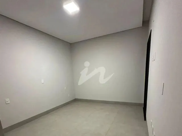 Imagem 2: Casa Térrea com 3 Quartos e Suíte no Bosque dos Buritis R$ 990.000,00