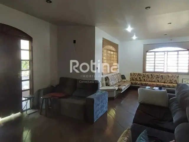 Imagem: Casa À Venda, 4 Quartos, Vigilato Pereira