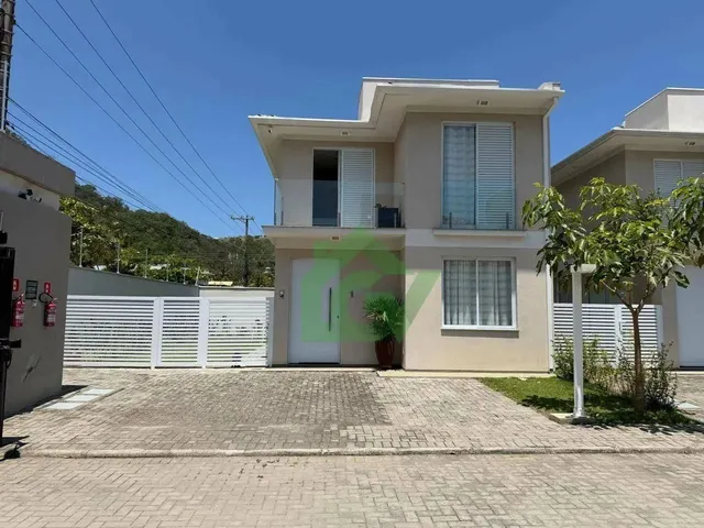 Imagem: A casa possui 3 Dormitórios, 3 Suítes, 4 Banheiros, 3