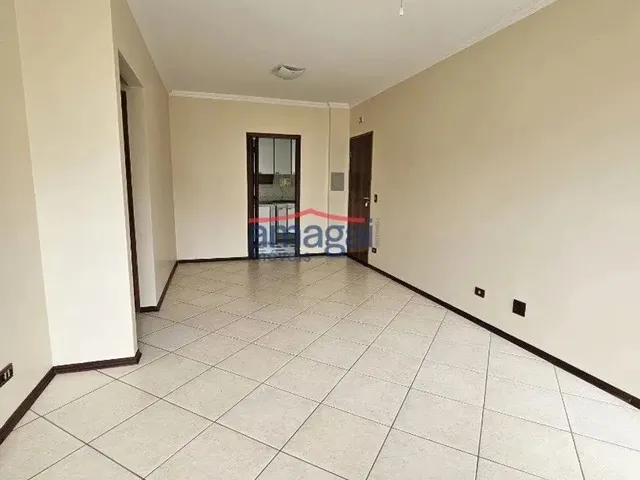 Imagem: O apartamento possui 3 Dormitórios, 1 Suíte, 1 Banheiro,