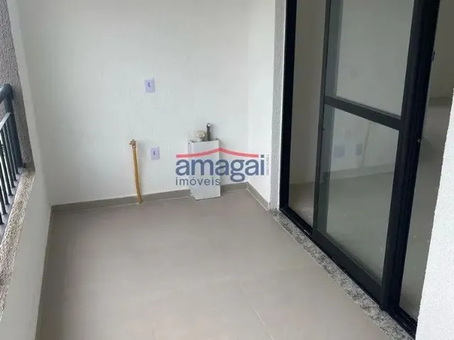 Imagem: O apartamento possui 2 Dormitórios, 1 Suíte, 2 Banheiros,