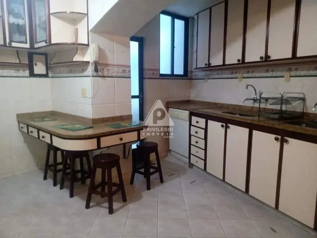 Imagem: Casa com Piscina À Venda em santa Teresa