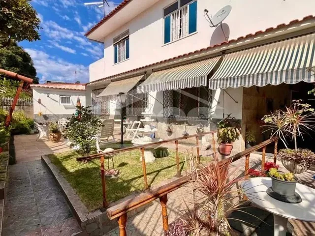 Imagem: A casa possui 2 Dormitórios, 1 Suíte, 2 Banheiros, 129m²