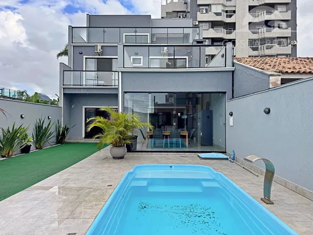 Imagem: Sobrado com Piscina, Próximo Ao Mar