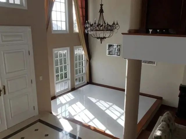 Imagem 4: Vista Alegre: Casa com 382M², 4 Quartos e 6 Vagas Próximo Ao Bosque do Alemão