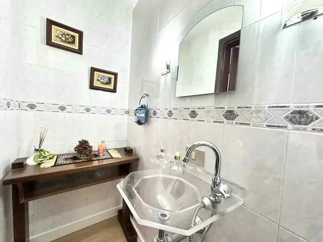 Imagem 4: Casa Térrea com Ático e 5 Quartos para Venda no Bairro Seminário Curitiba