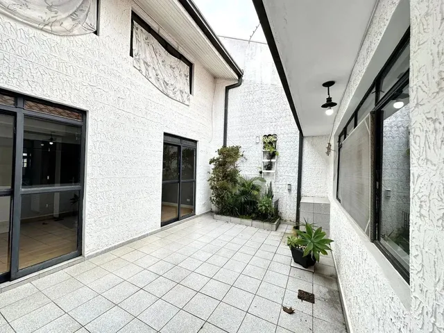 Imagem 13: Casa Térrea com Ático e 5 Quartos para Venda no Bairro Seminário Curitiba