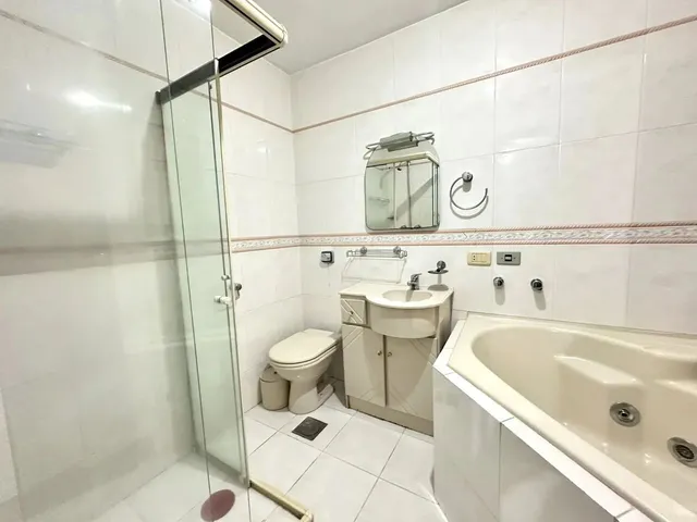 Imagem 12: Casa Térrea com Ático e 5 Quartos para Venda no Bairro Seminário Curitiba