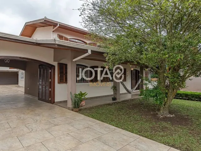 Imagem: Casa Ampla com Espaço Gourmet e Garagem