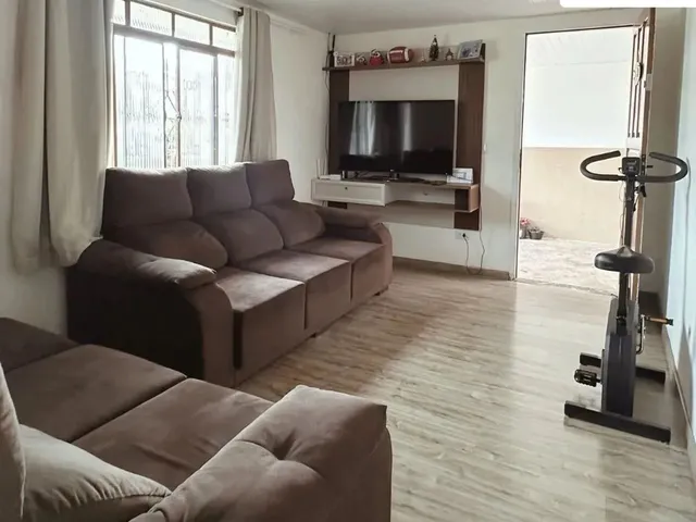 Imagem: Casa com 4 Quartos e Amplo Terreno no São