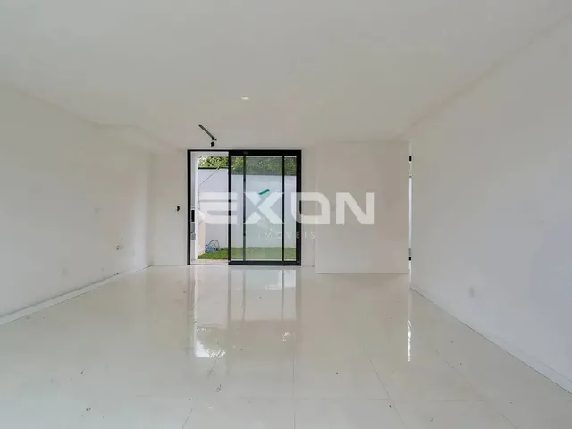 Imagem 2: Sobrado com 3 Súites À Venda no Orleans