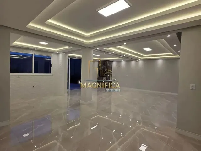 Imagem 2: Casa com 3 Dormitórios À Venda por R$ 2.690.000,00 no Bairro Santo Inácio - Curitiba