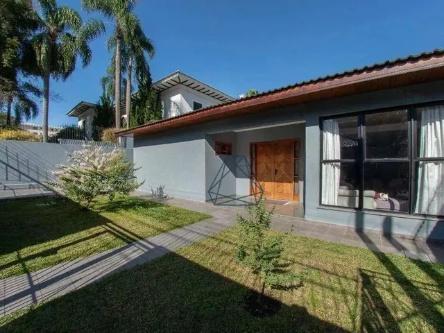 Imagem: Casa com 3 Suítes no Batel!