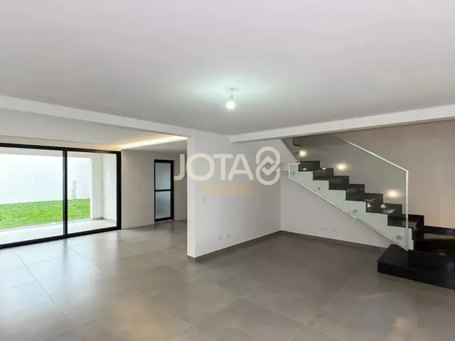 Imagem 3: Sobrado de Excelente Padrão em Santo Inácio com 3 Quartos Sobrado em Santo Inácio Com