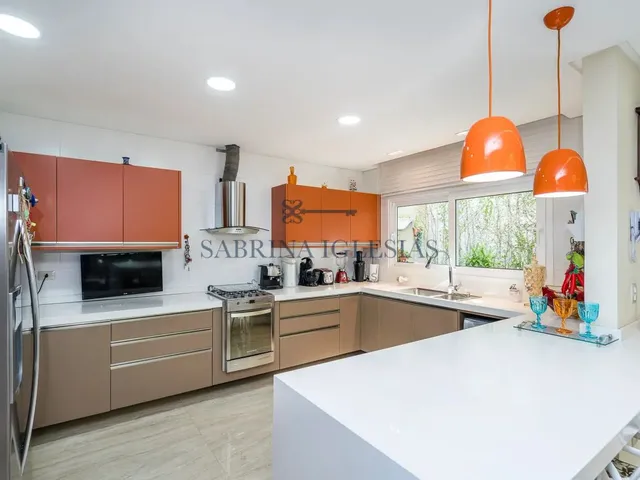 Imagem 4: Casa com 3 Quartos Mobiliada À Venda em Condomínio de santa Felicidade em Curitiba