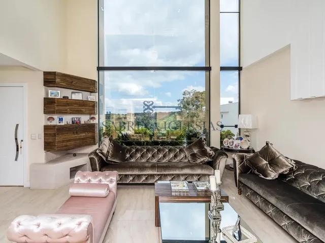 Imagem 11: Casa com 3 Quartos Mobiliada À Venda em Condomínio de santa Felicidade em Curitiba